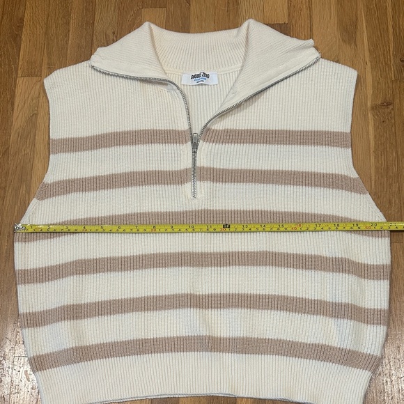 Double Zero | Women’s Striped Sleeveless Zip-Up Sweater Vest - Picture 6 of 11